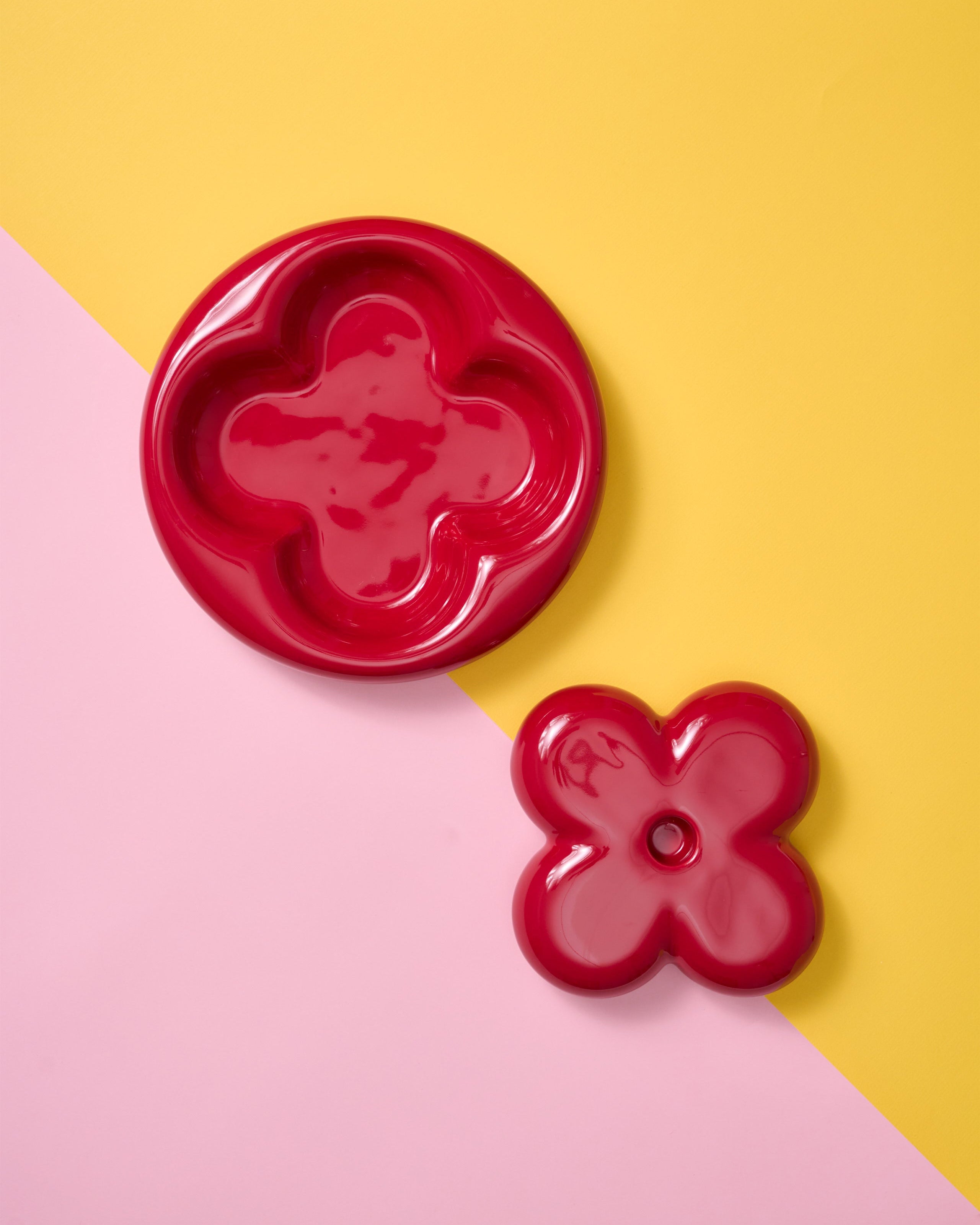 Folia Candleholder in Cherry Cola