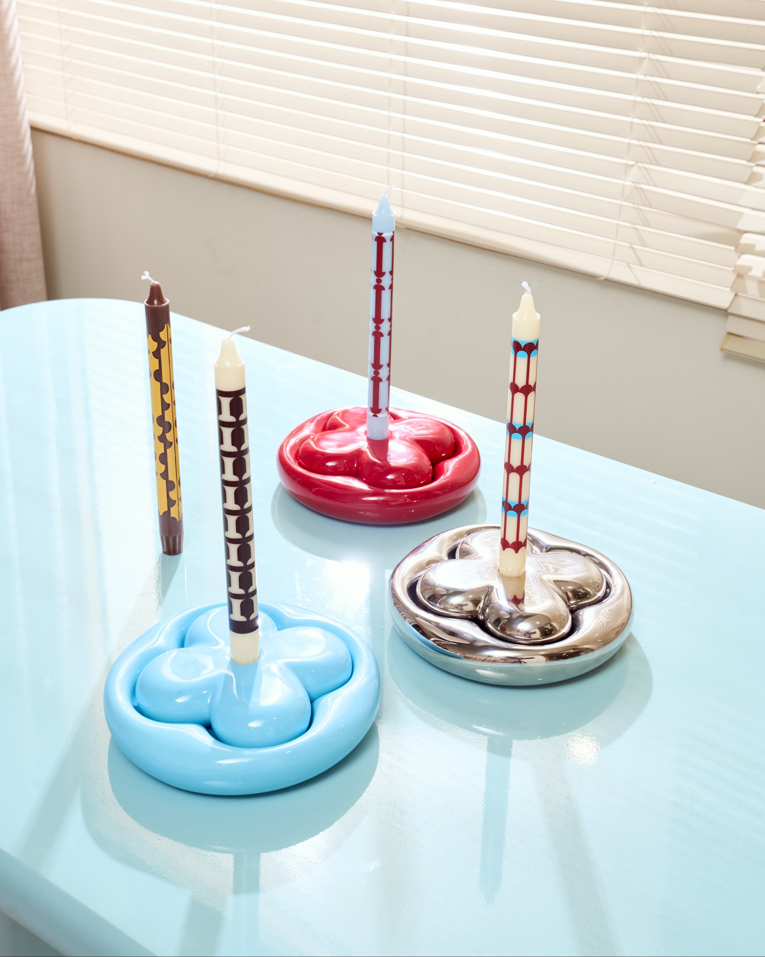 Folia modular candleholders & tray with graphic candlesticks