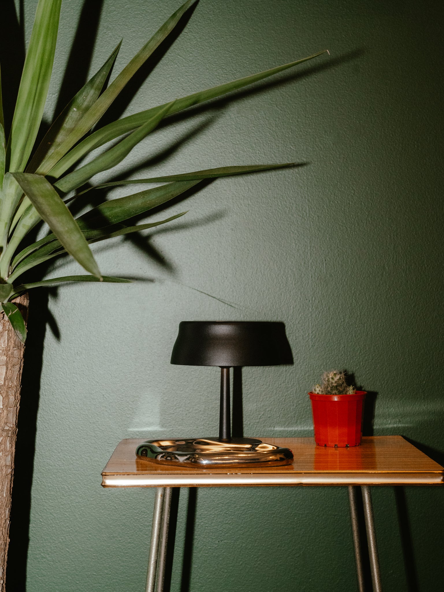 Baroque Lamp in Black with Green Background