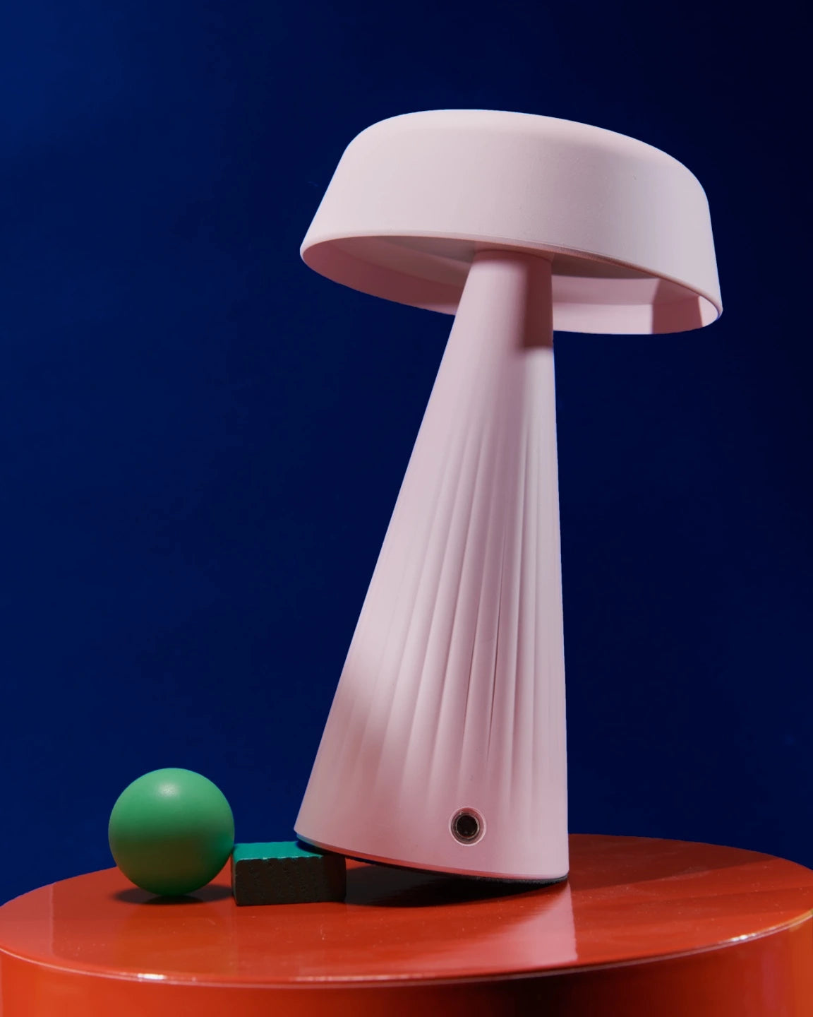 Vesper Rechargable Lamp in Bubblegum Pink